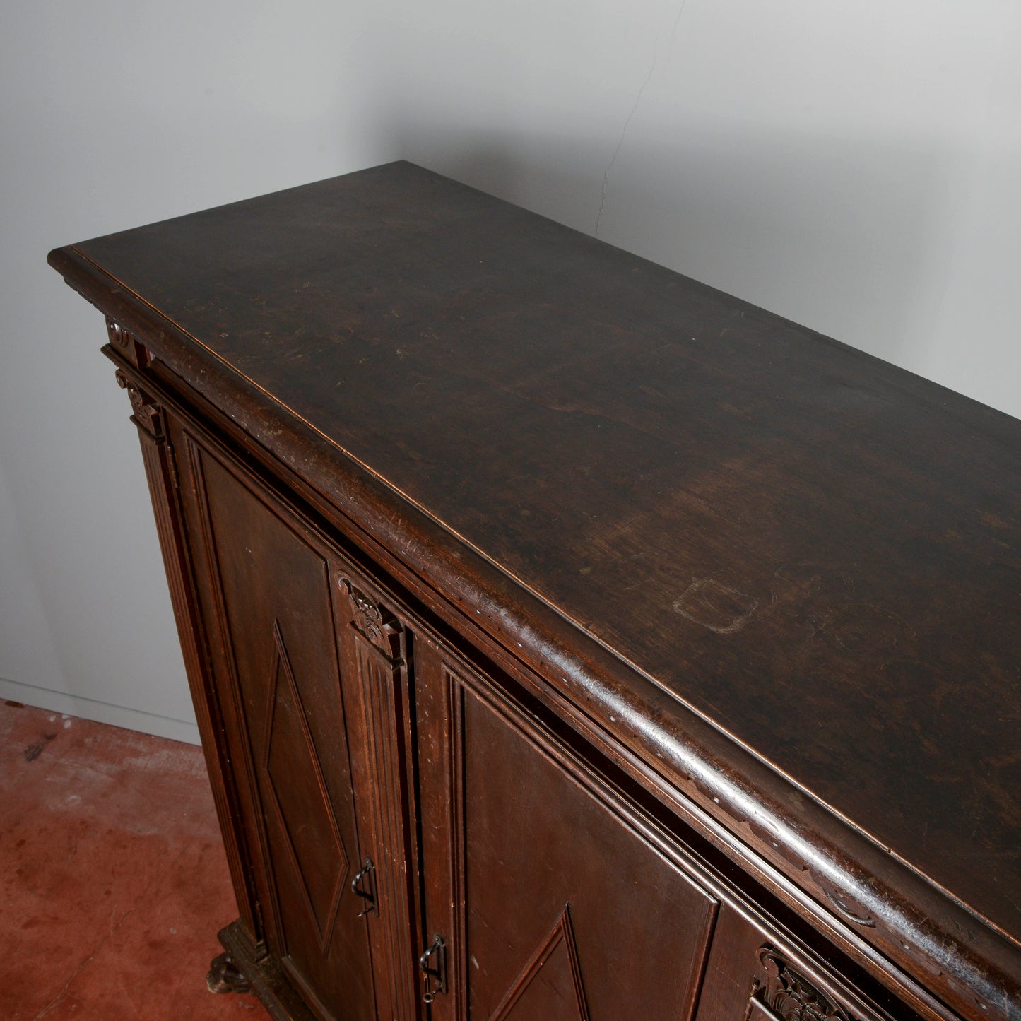 Credenza libreria tre ante epoca primo 900 decori a rombi stile neorinascimentale