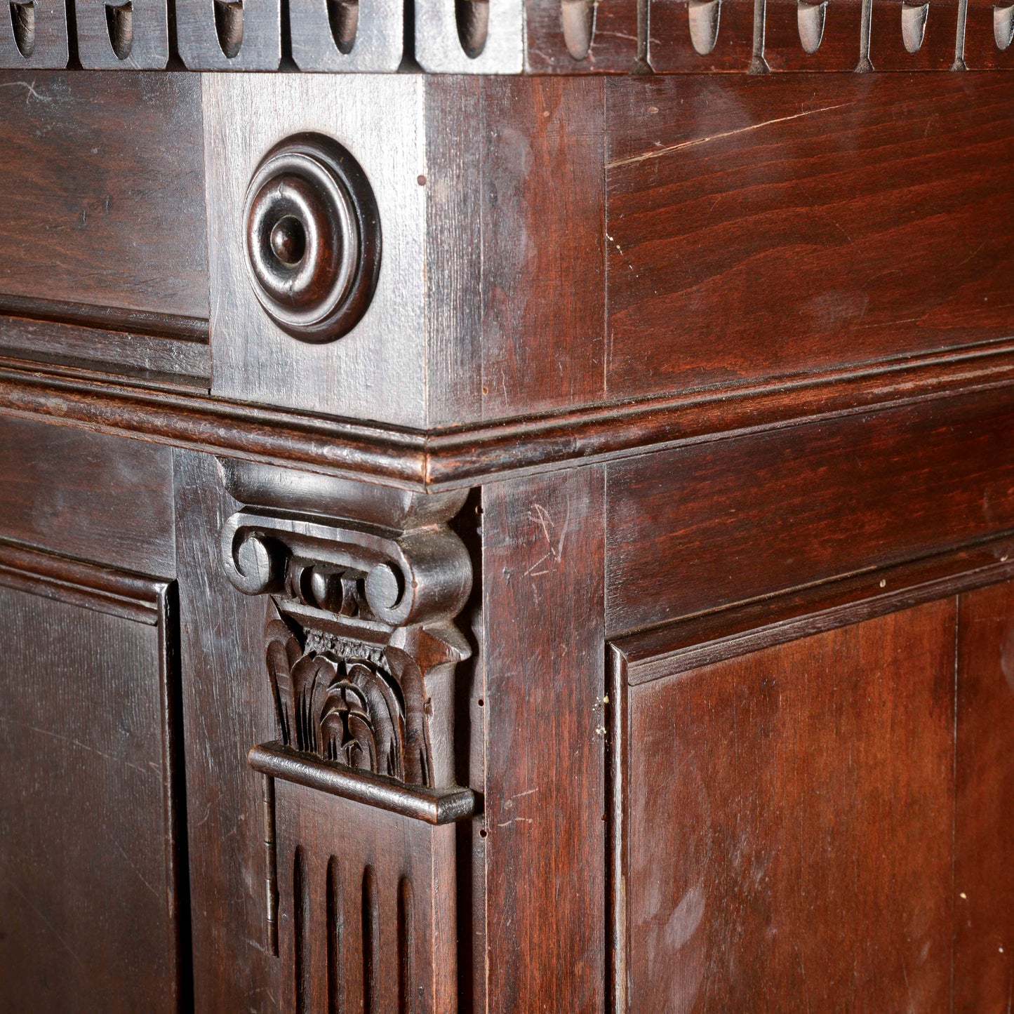 Credenza libreria tre ante epoca primo 900 decori a rombi stile neorinascimentale