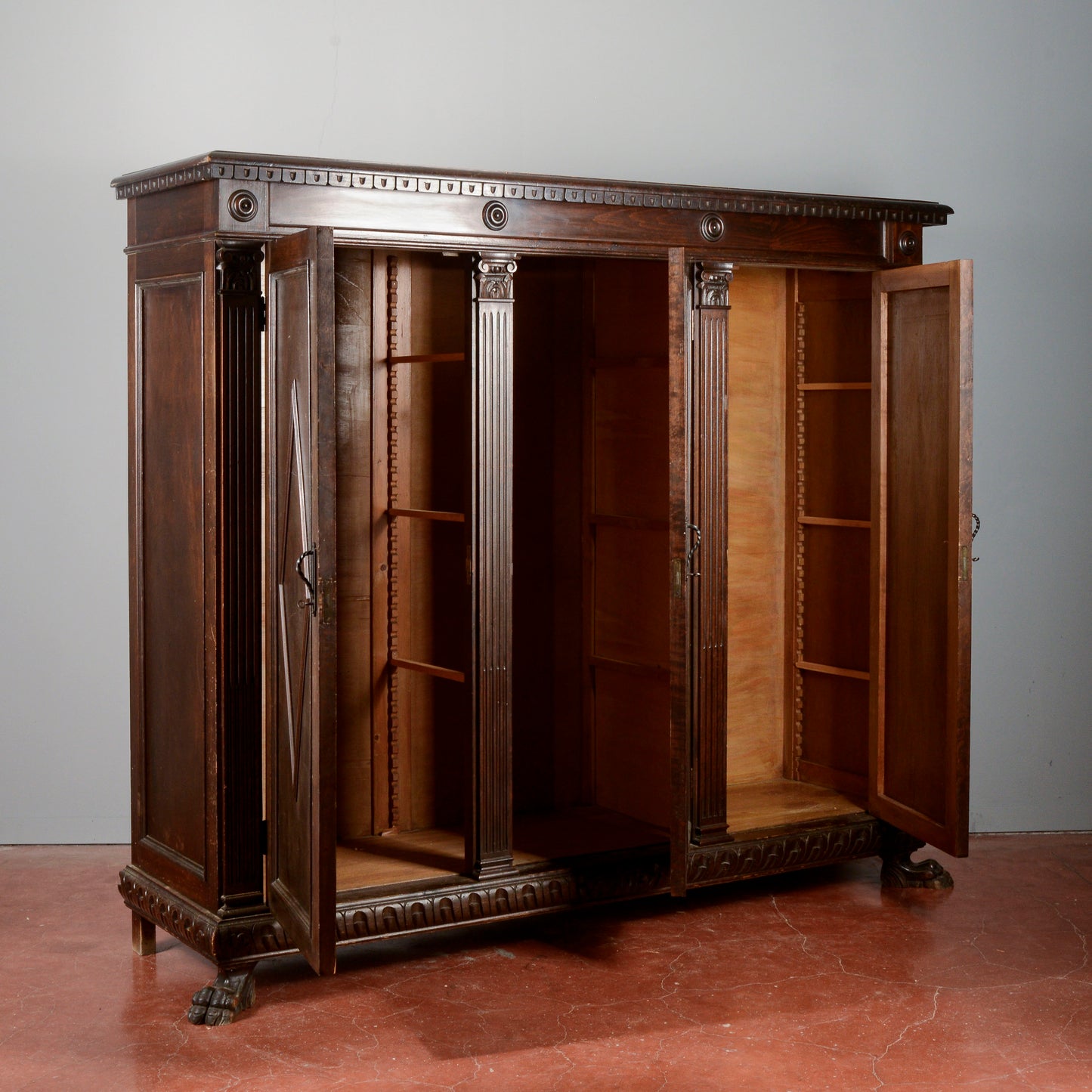 Credenza libreria tre ante epoca primo 900 decori a rombi stile neorinascimentale