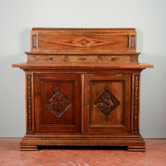 Credenza Art Deco in legno massello con alzata e cassetti intagliata con fasci littori