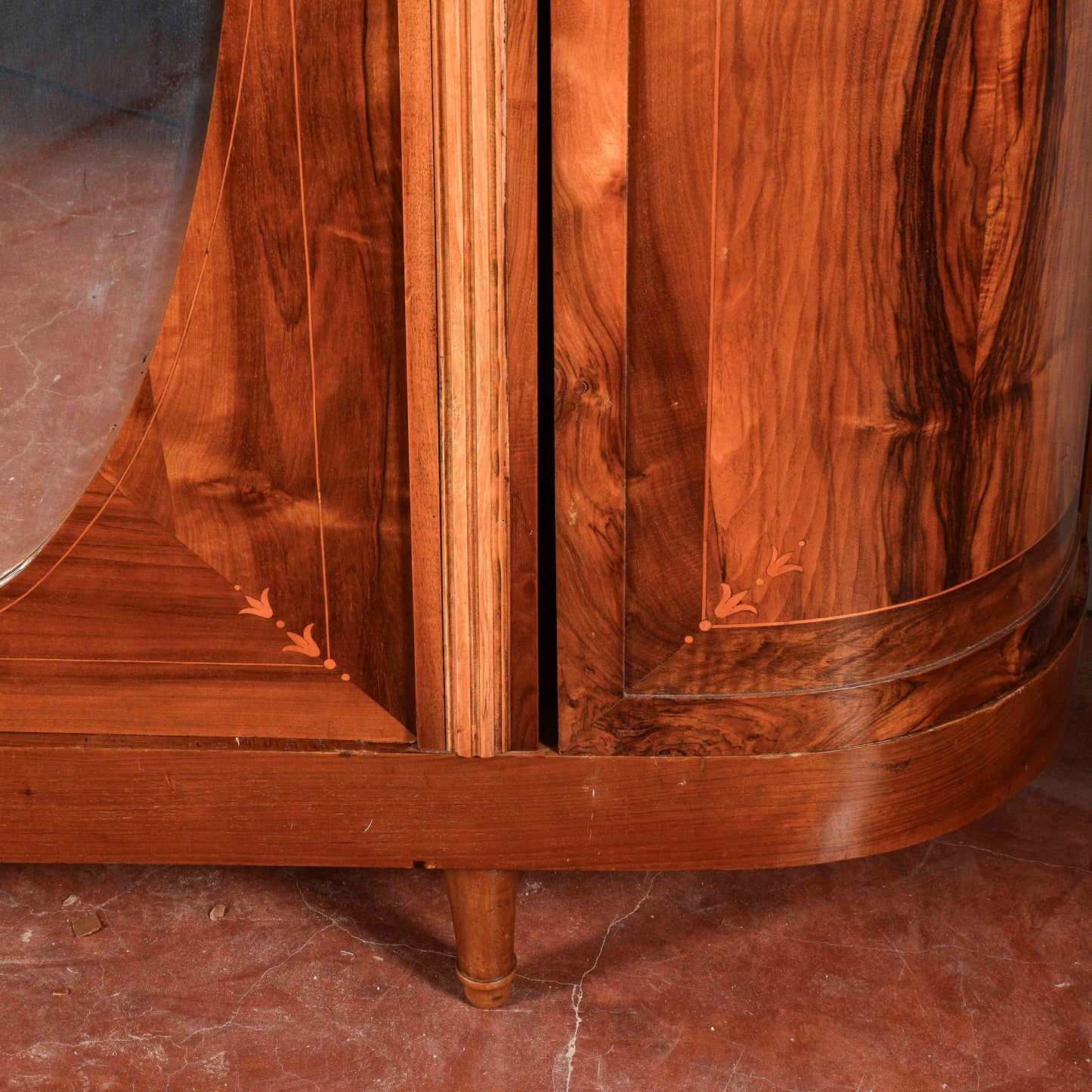 Armadio art deco intarsiato