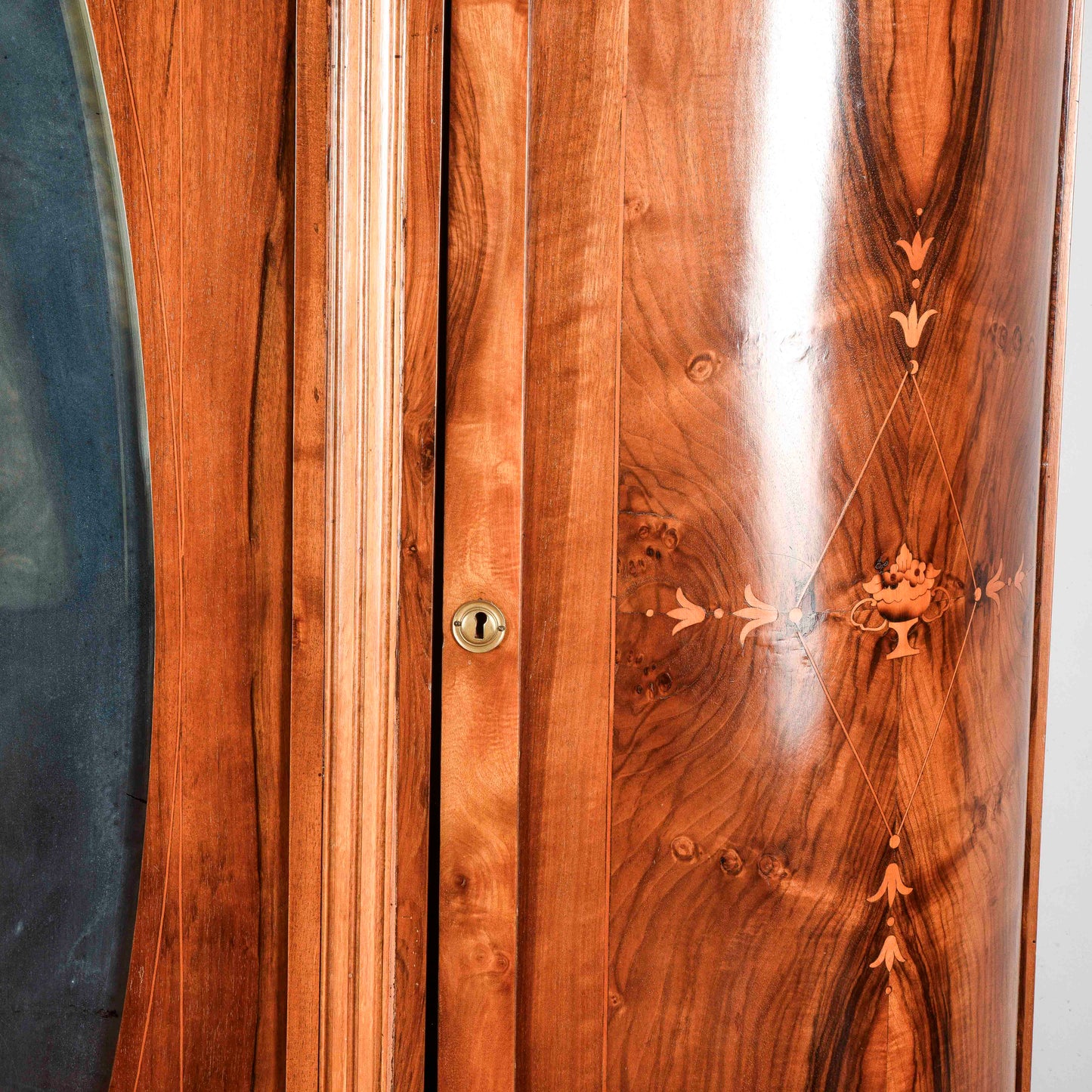 Armadio art deco intarsiato