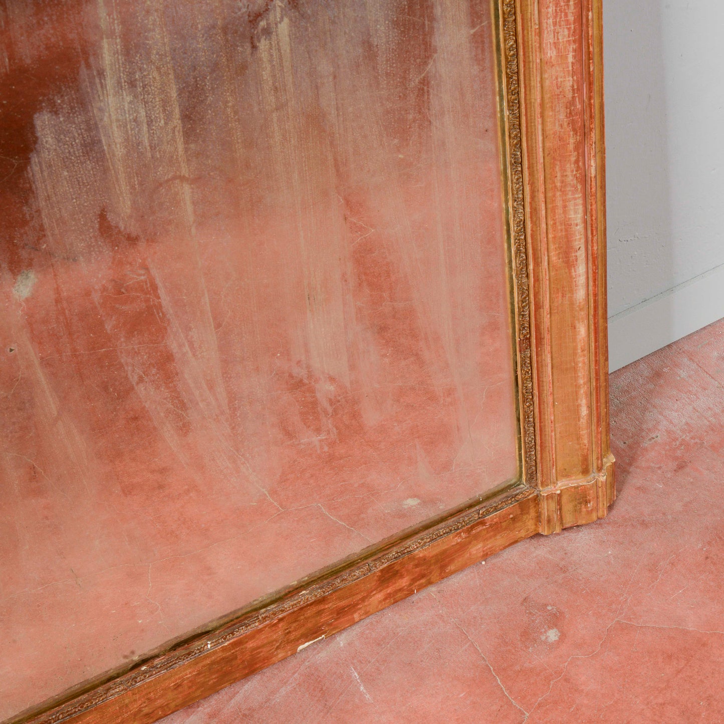 Antica specchiera con cornice dorata caminiera secolo XIX  secolo