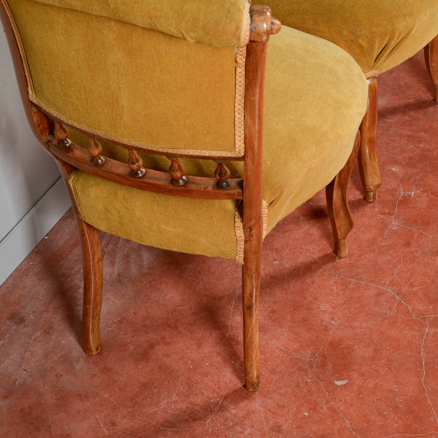 Coppia poltroncine  in noce rivestite in velluto fine secolo XIX
