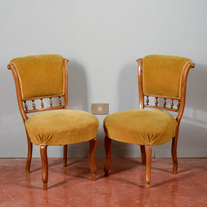 Coppia poltroncine  in noce rivestite in velluto fine secolo XIX