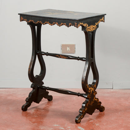 Tavolino laccato nero con decori floreali  epoca 1880 stile Edoardiano
