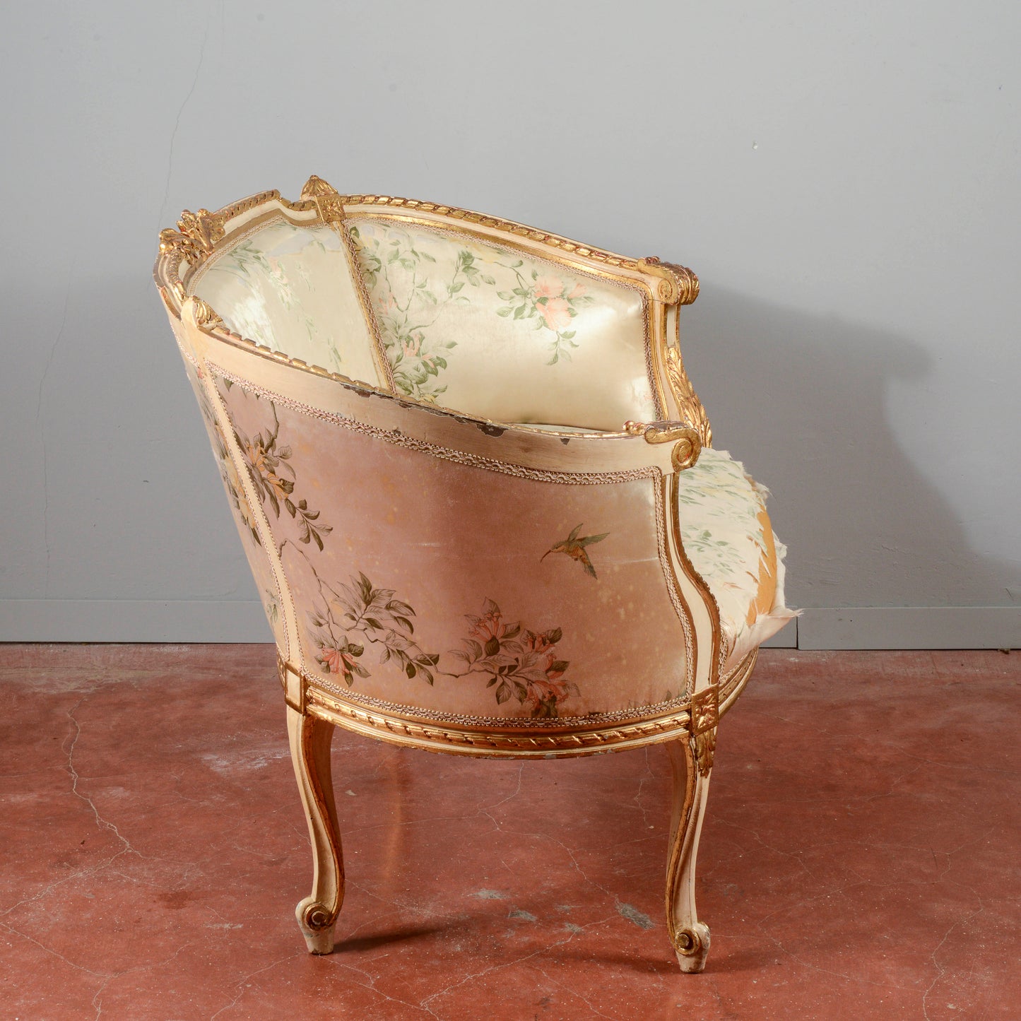 Divanetto a pozzetto veneziano rivestito in seta Napoleone III