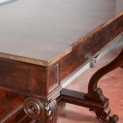 Consolle in legno di noce Italia secolo XIX