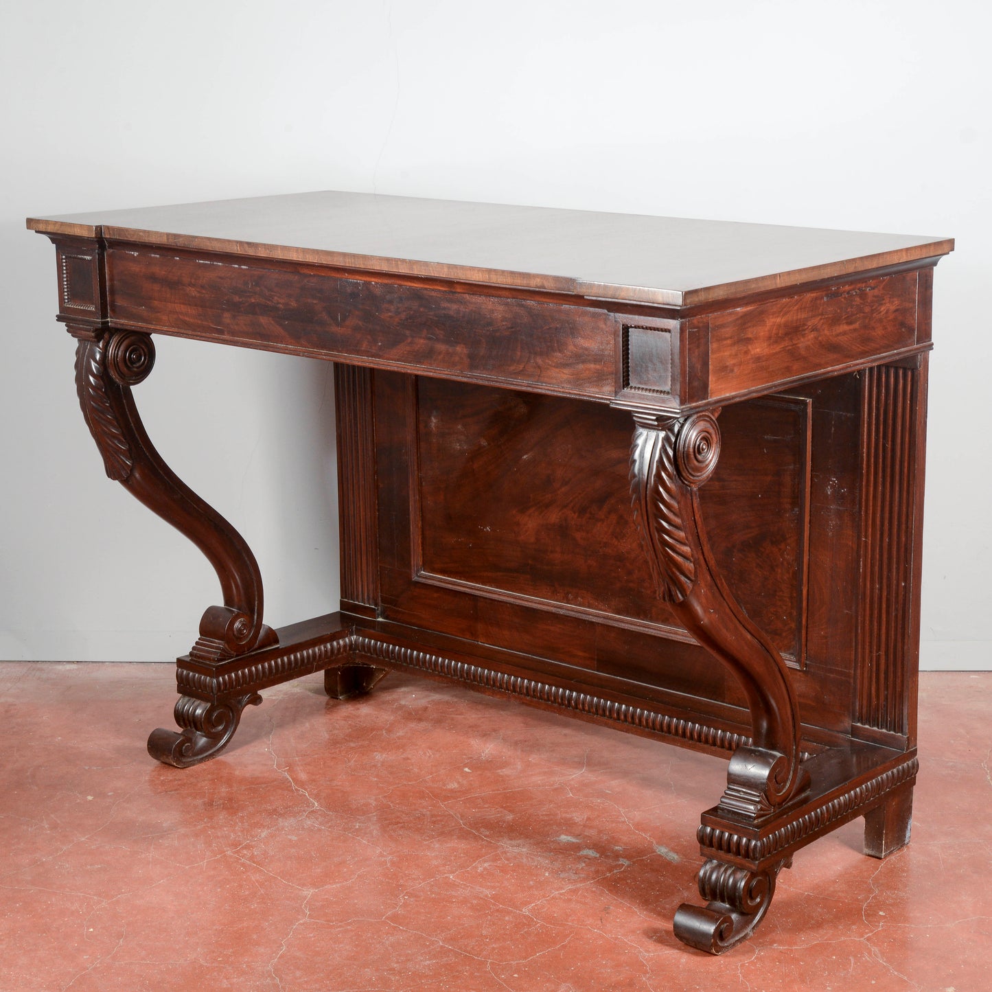 Consolle in legno di noce Italia secolo XIX