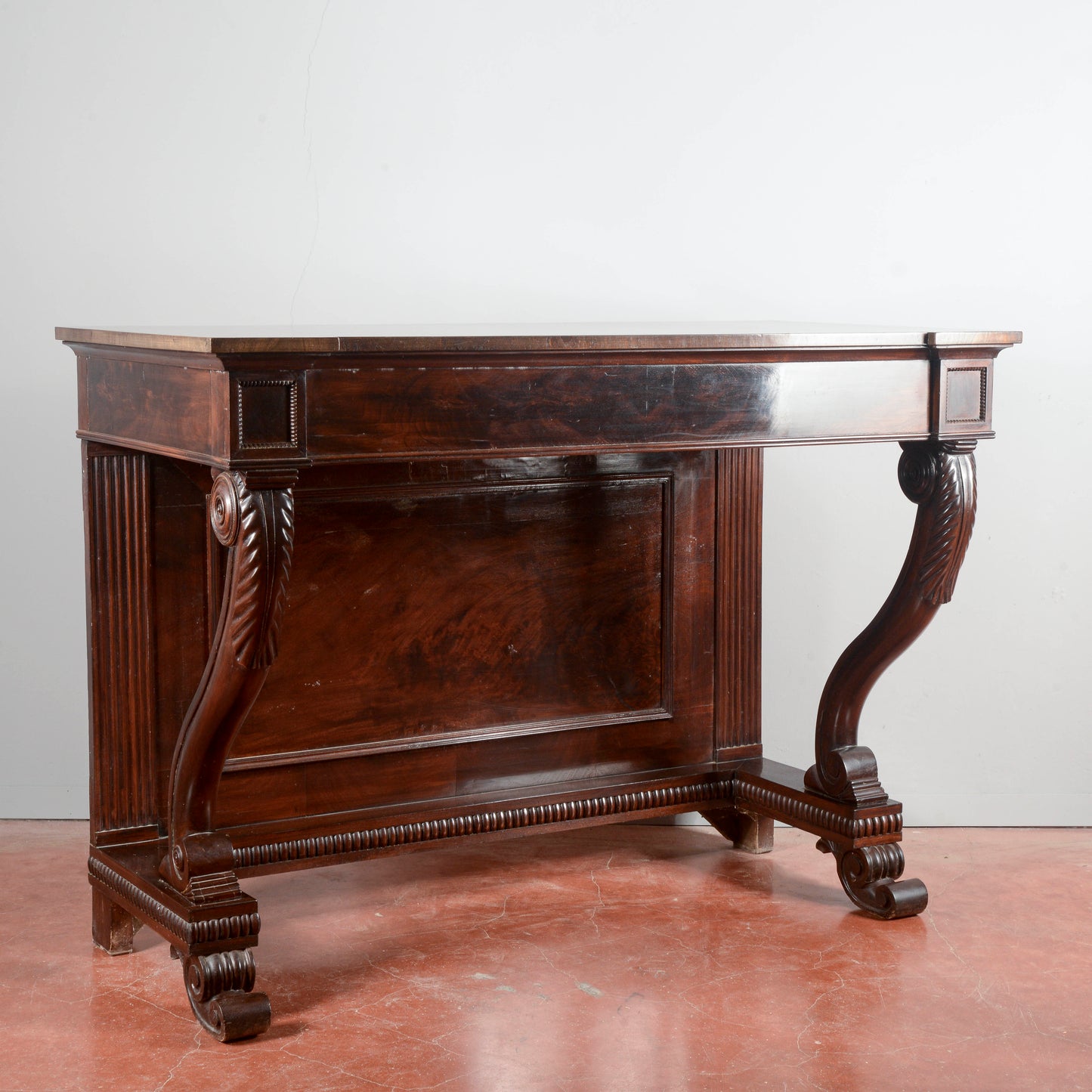 Consolle in legno di noce Italia secolo XIX