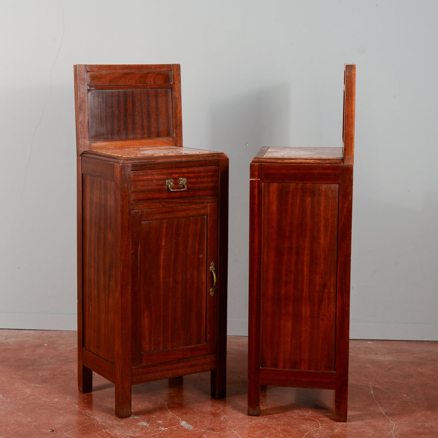 Coppia comodini in mogano con piano  epoca Liberty
