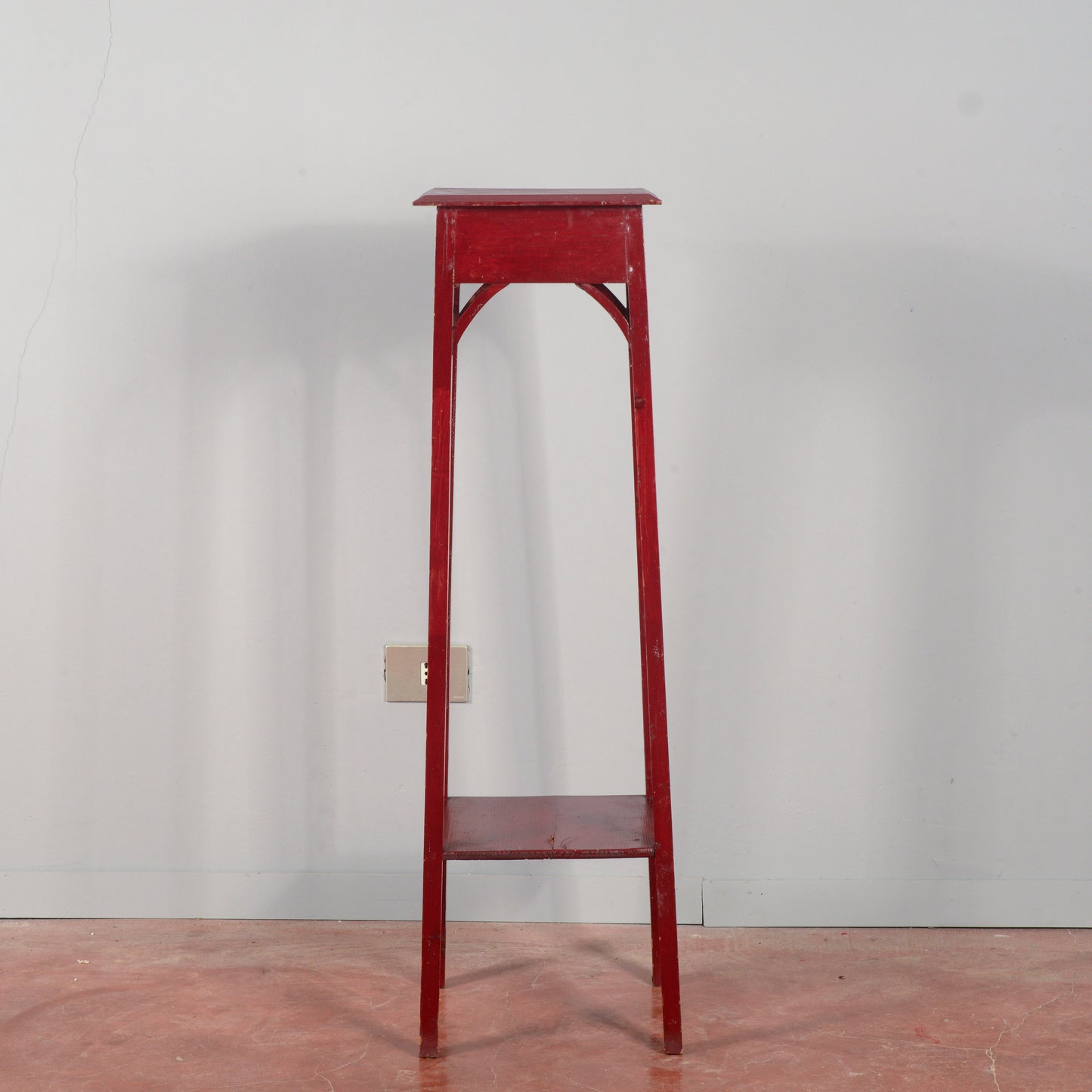 Trespolo liberty in legno verniciato rosso pompeiano