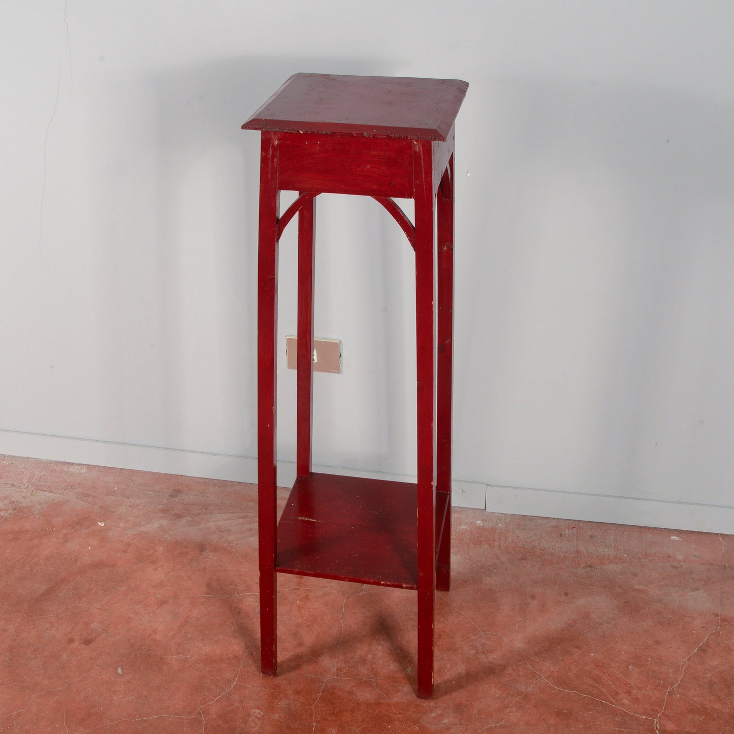 Trespolo liberty in legno verniciato rosso pompeiano