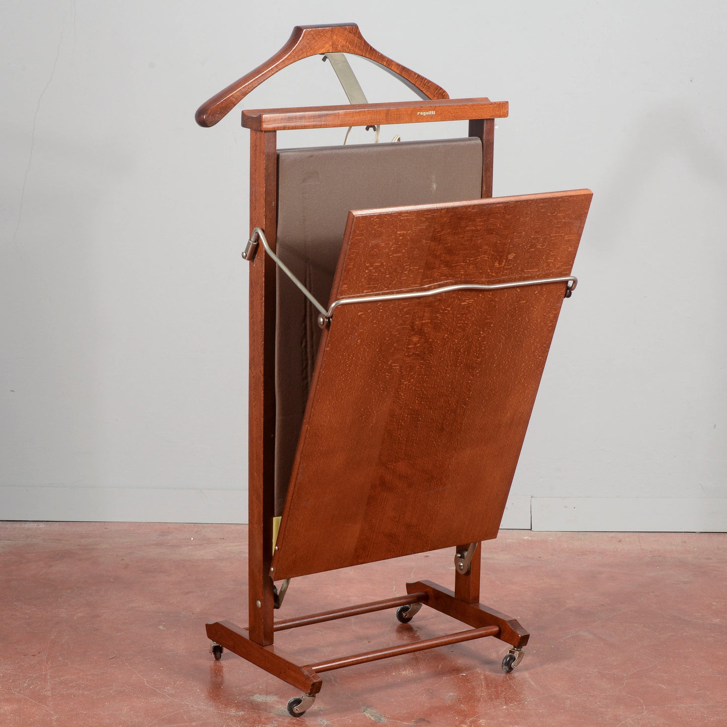 Appendiabiti con stirapantaloni elettrico Fratelli Reguitti  originale 1960