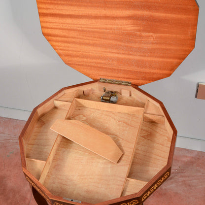 Tavolino legno  intarsiato con carillon all'apertura vintage anni 70