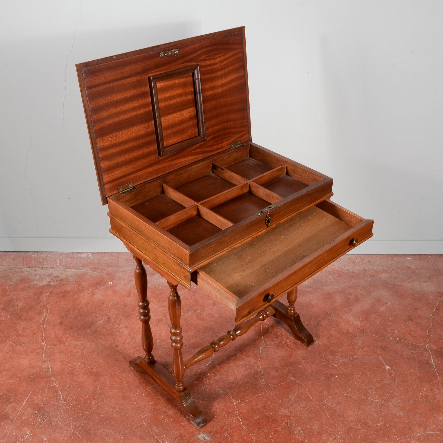 Tavolino da lavoro anni 70 con torniture e cassetto