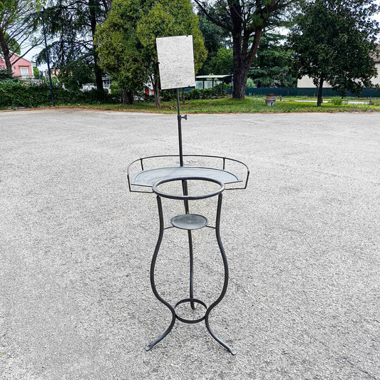 Lavabo antico in ferro completo di specchio
