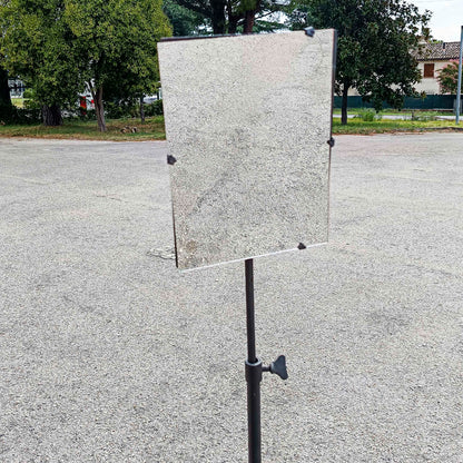 Lavabo antico in ferro completo di specchio
