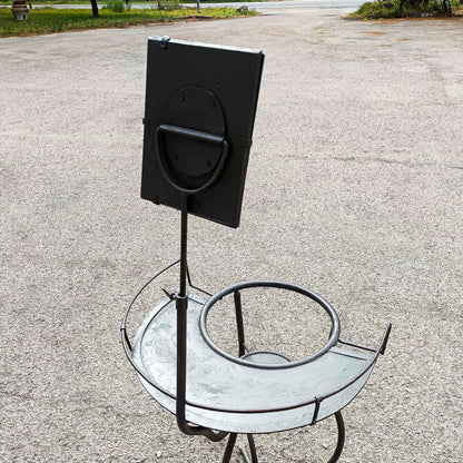 Lavabo antico in ferro completo di specchio