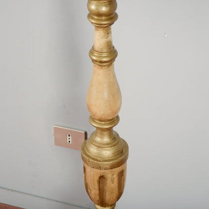 Torciera lume da terra in legno scolpito laccato decorato XIX  secolo