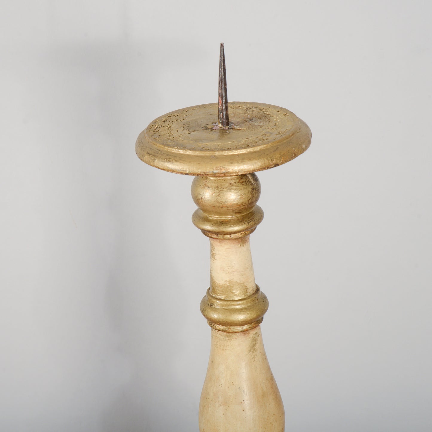 Torciera lume da terra in legno scolpito laccato decorato XIX  secolo