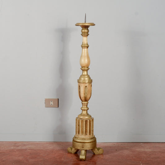 Torciera lume da terra in legno scolpito laccato decorato XIX  secolo