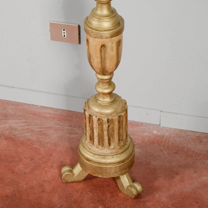 Torciera lume da terra in legno scolpito laccato decorato XIX  secolo