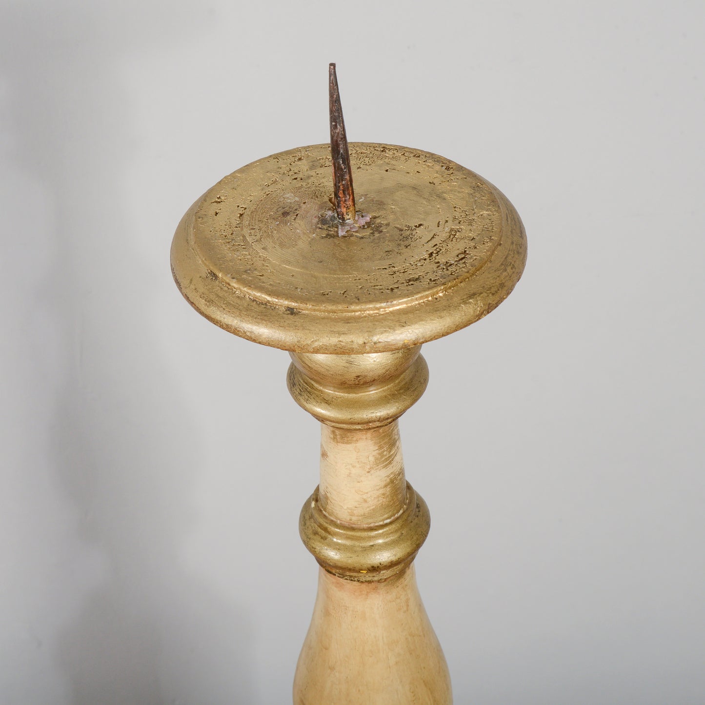 Torciera lume da terra in legno scolpito laccato decorato XIX  secolo