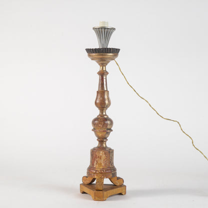 candeliere d'epoca finemente intagliato ed eletrificato nel 900