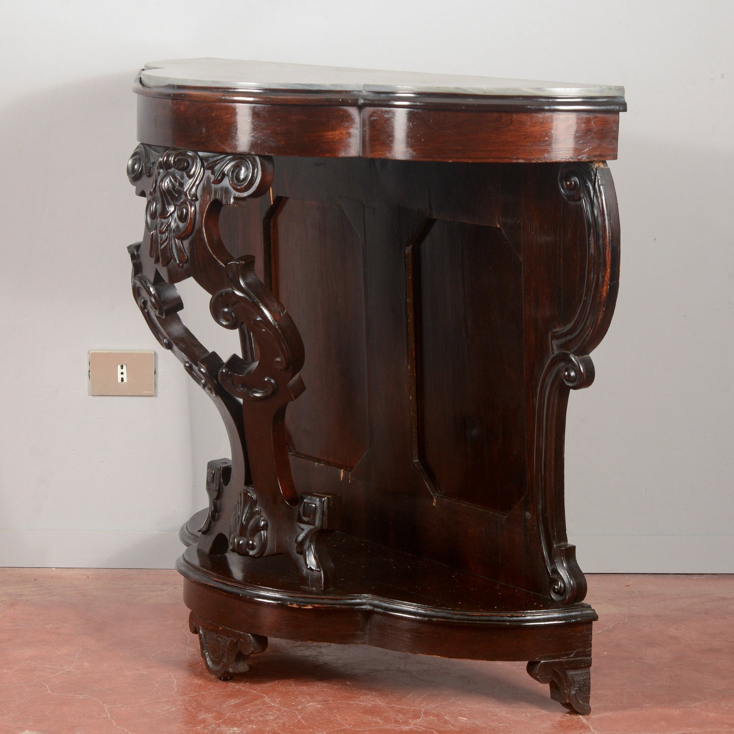 Consolle in legno intagliato con piano in marmo  Italia secolo XIX