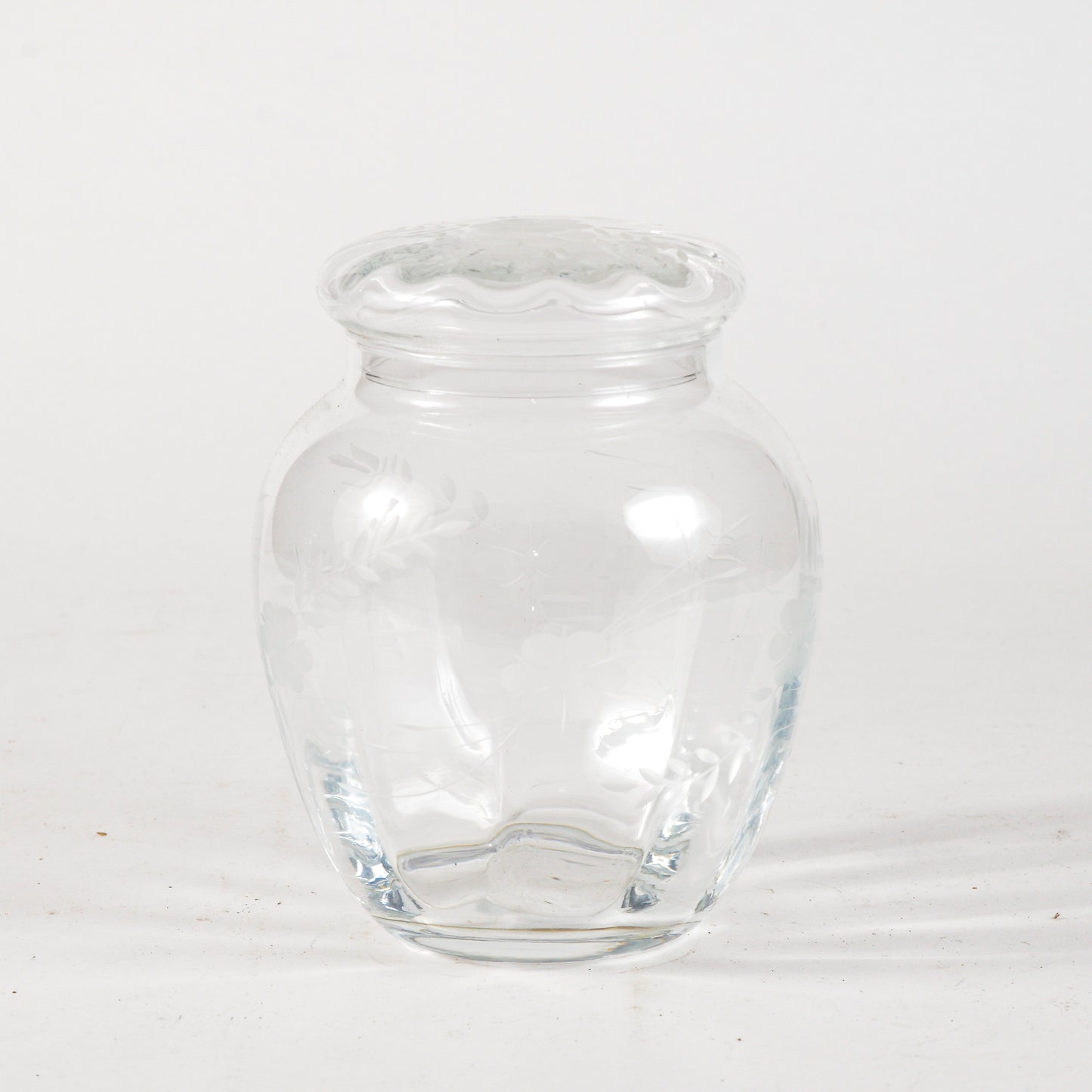 Vaso in vetro smerigliato con decoro floreale  Italia XX secolo