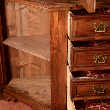 Credenza scantonata  stile sacrestia in noce