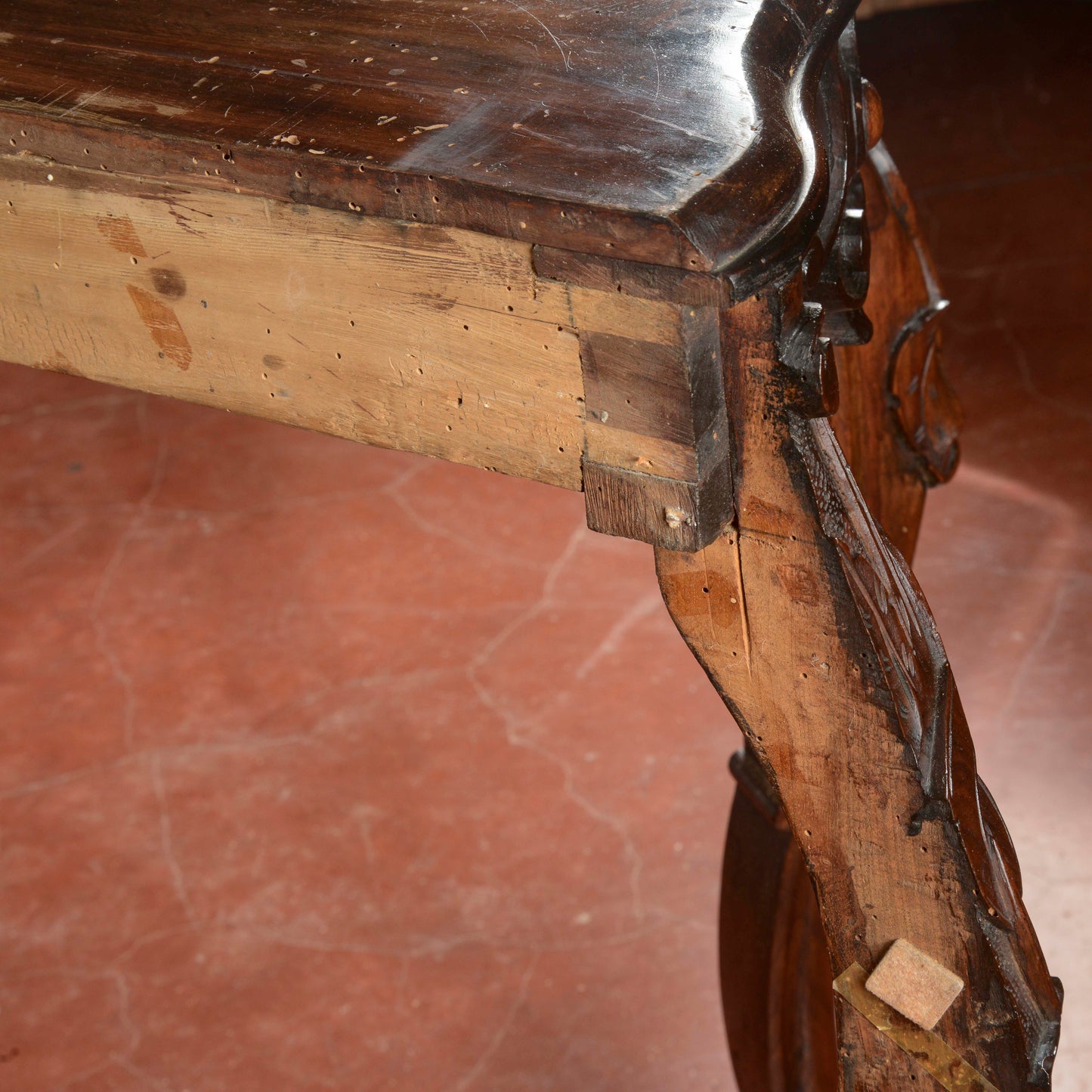 Consolle in noce massello intagliata Italia XIX secolo Luigi Filippo