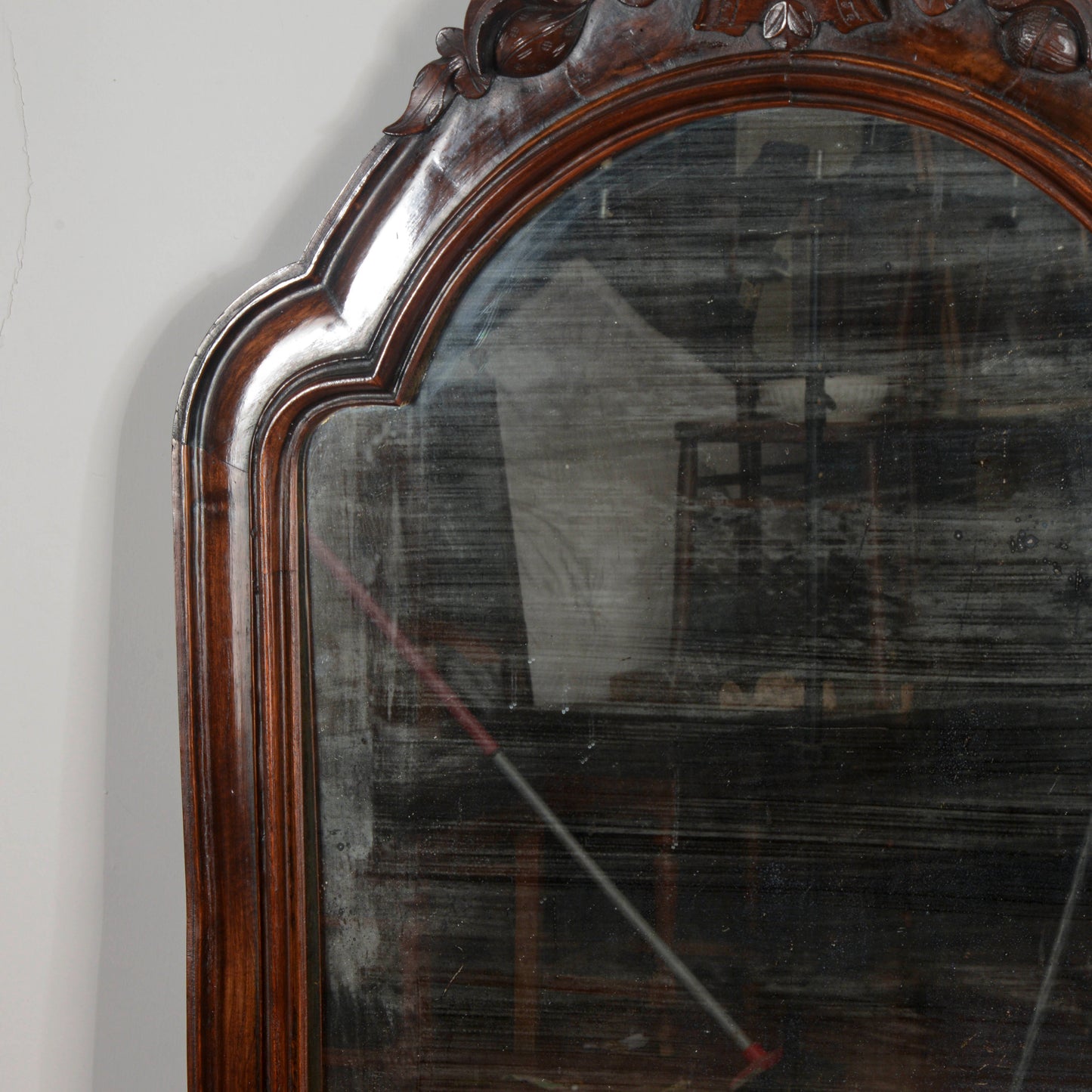 Specchiera in legno di noce massello Italia XIX secolo