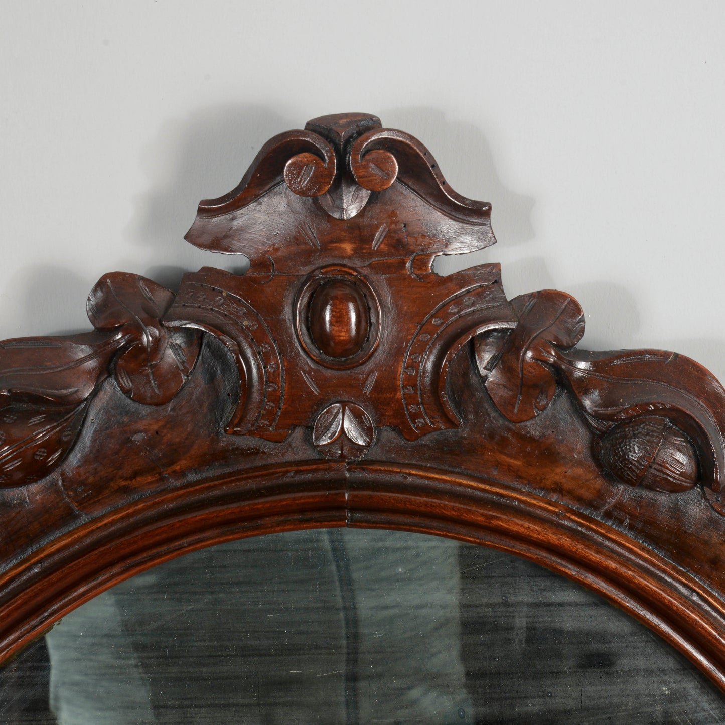 Specchiera in legno di noce massello Italia XIX secolo