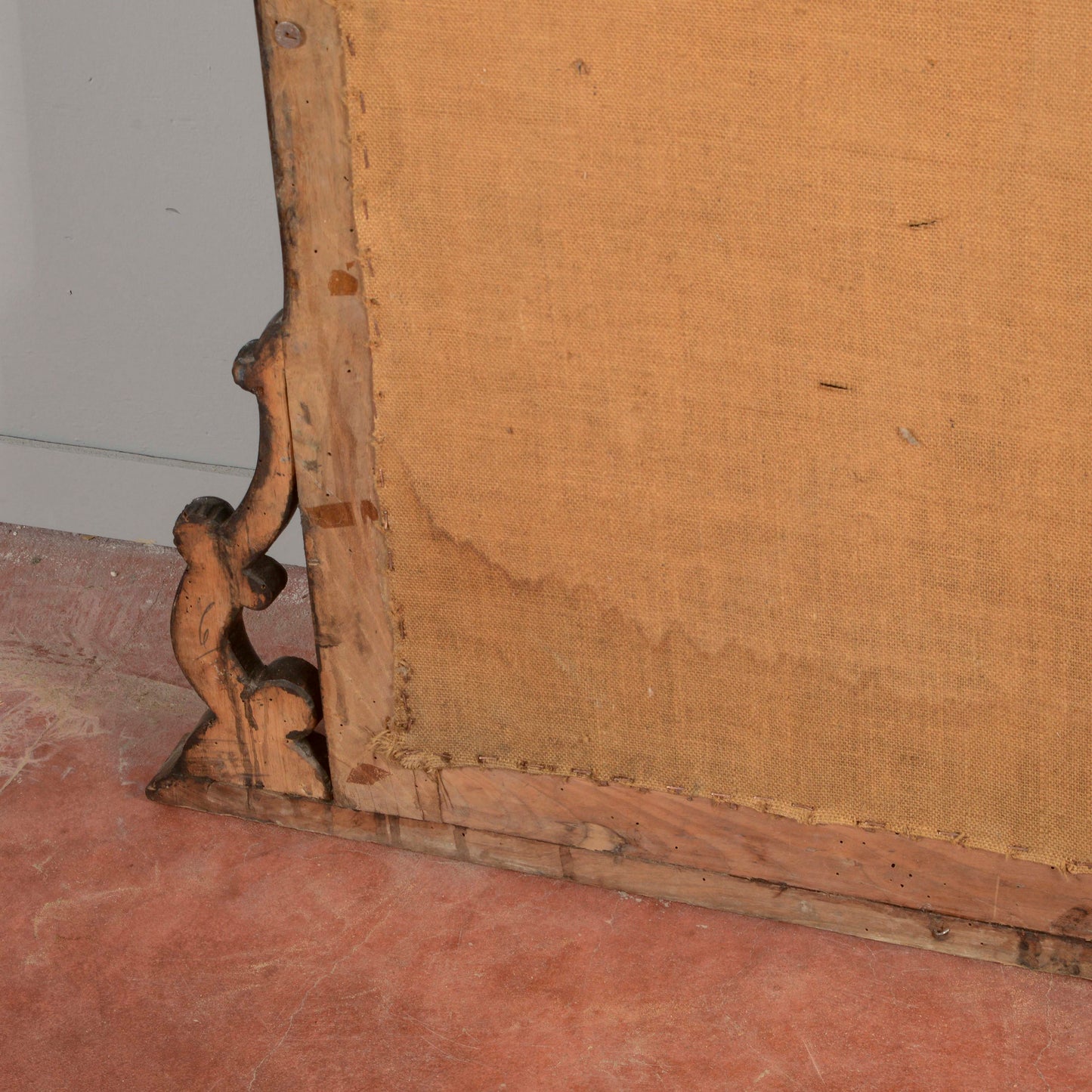 Specchiera in legno di noce massello Italia XIX secolo