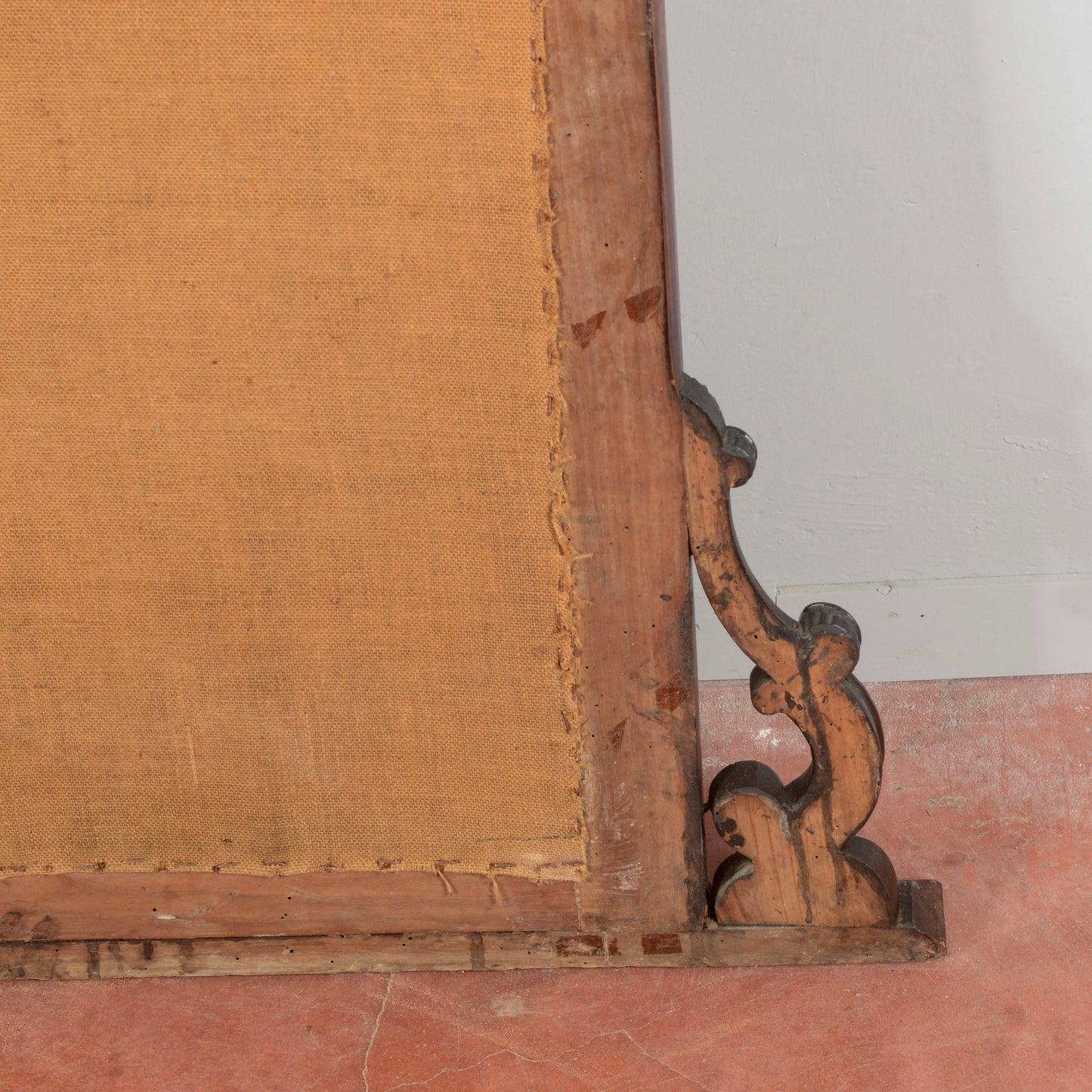Specchiera in legno di noce massello Italia XIX secolo
