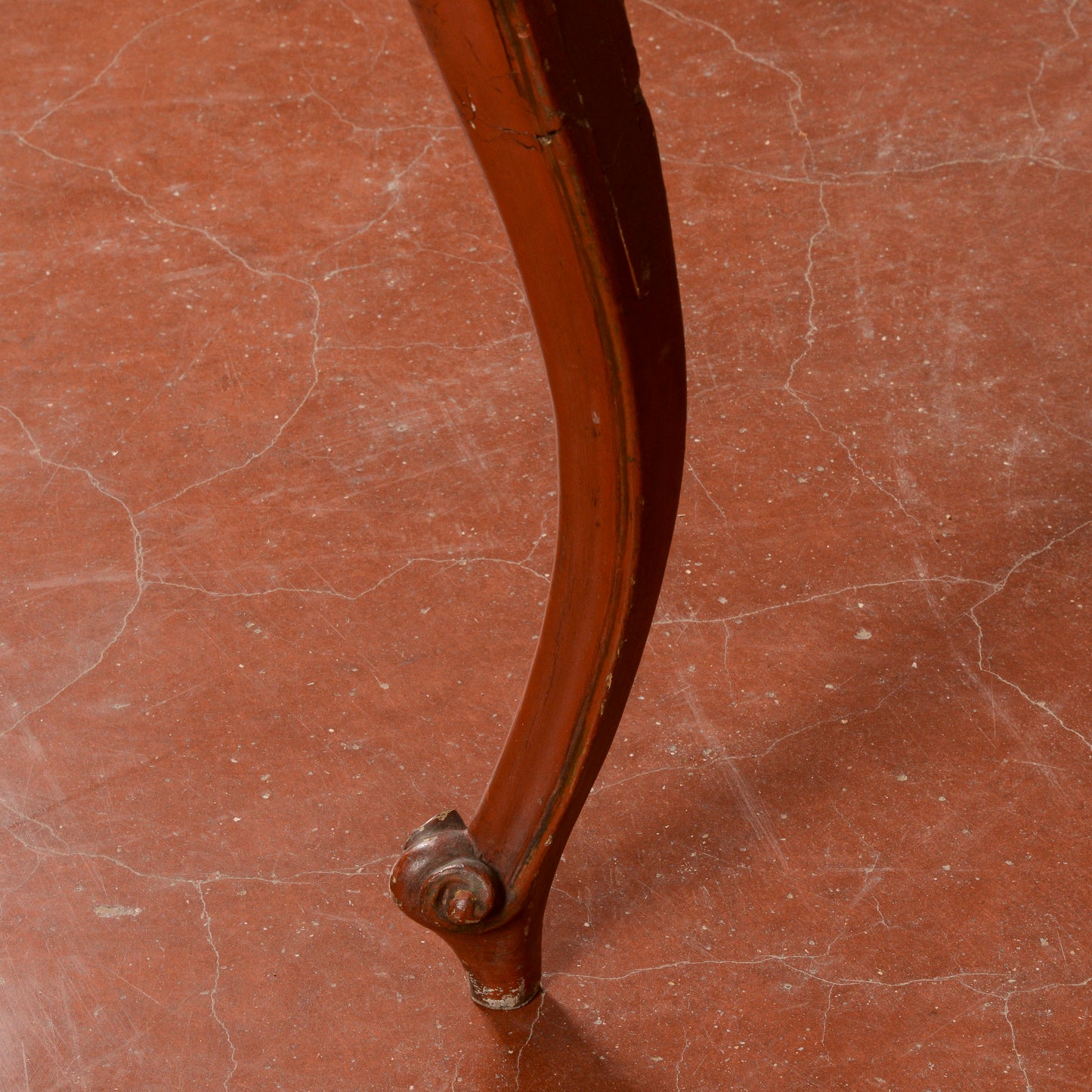 tavolino laccato con cassetto