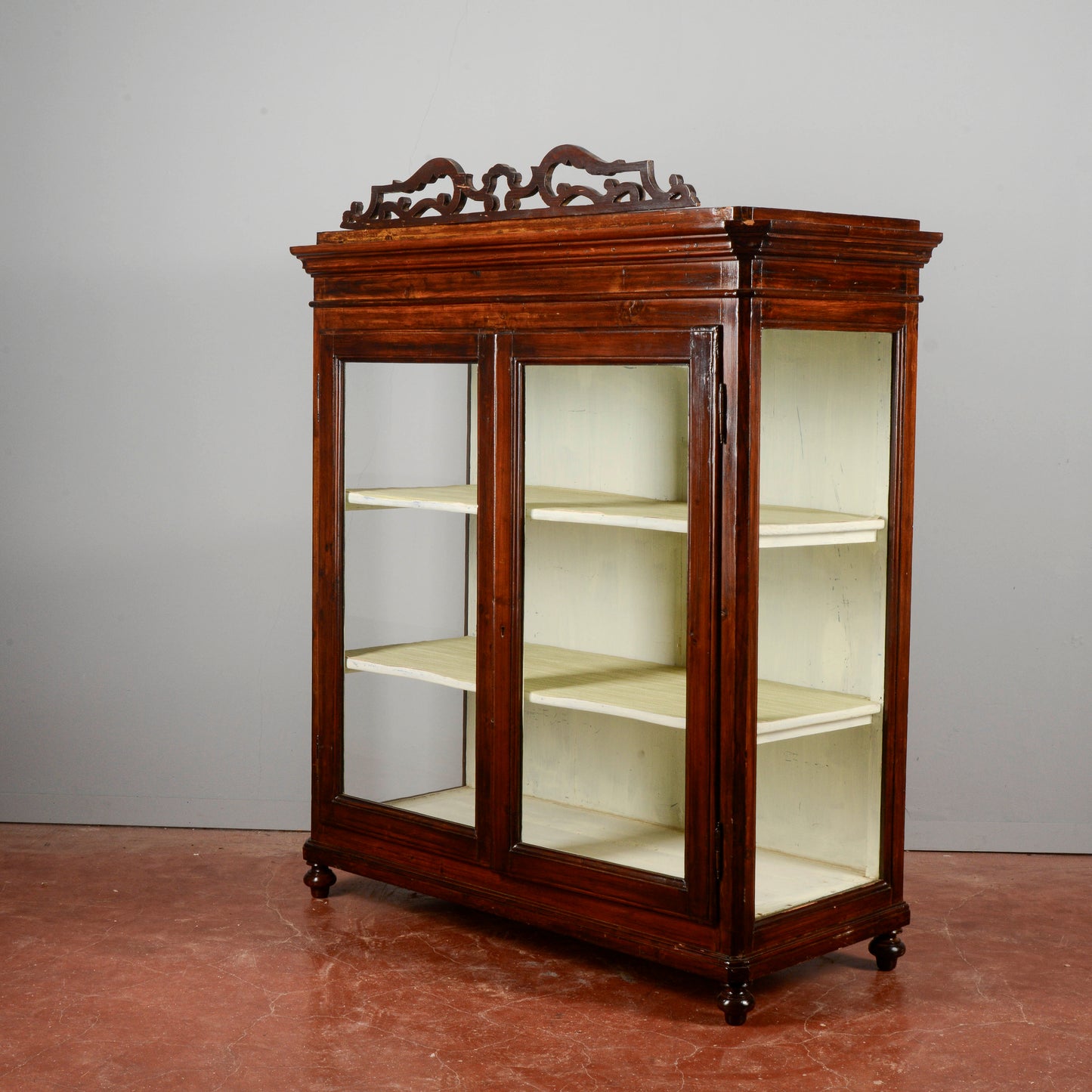 Credenza vetrina piedi cipolla Italia XIX secolo