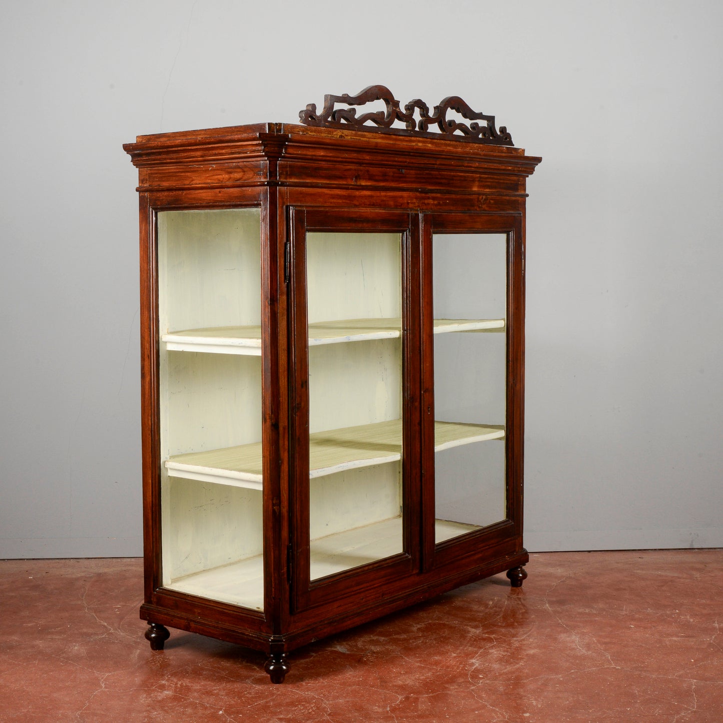 Credenza vetrina piedi cipolla Italia XIX secolo