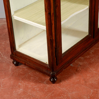Credenza vetrina piedi cipolla Italia XIX secolo