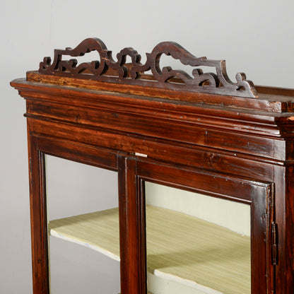 Credenza vetrina piedi cipolla Italia XIX secolo