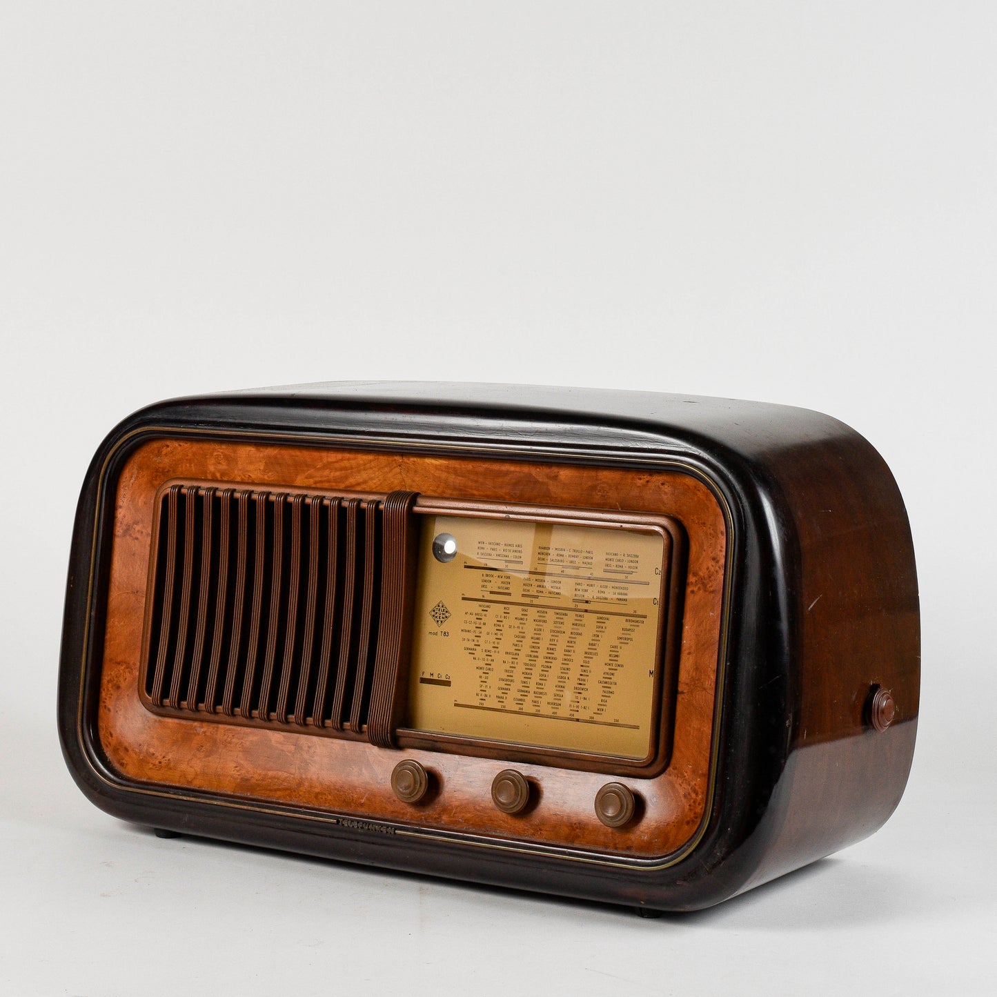 Radio Telefunken modello T83