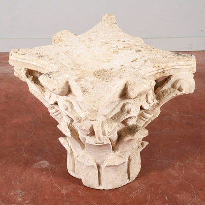 Capitello in pietra bianca stile corinzio