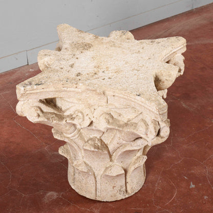 Capitello in pietra bianca stile corinzio