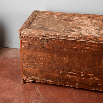 Cassa in abete epoca 500 con cornici a rombo