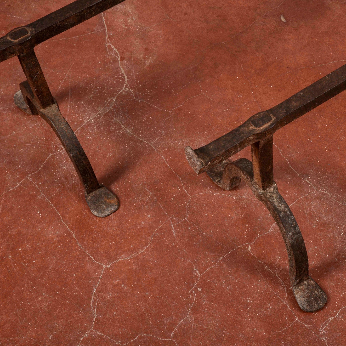 Trespoli basamento letto medioevale ferro battuto