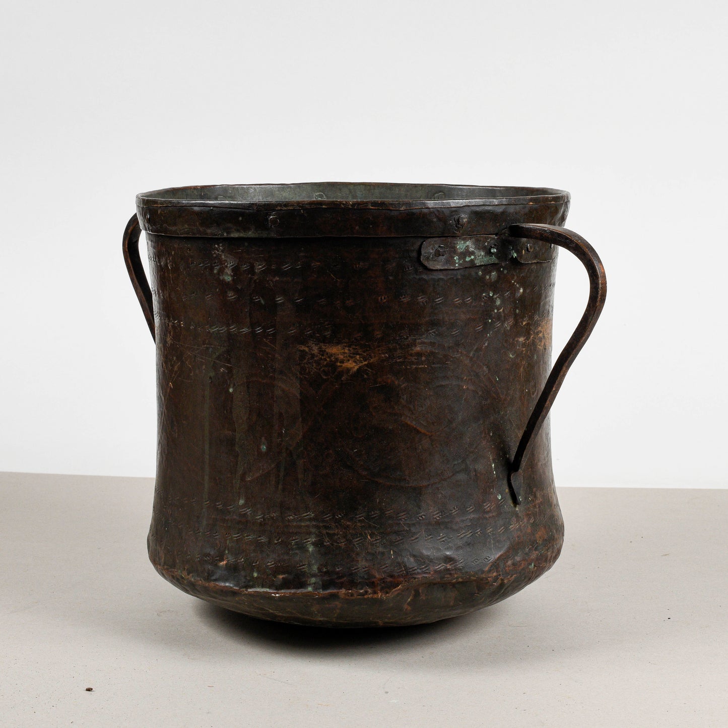 Vaso in rame con due manici epoca fine XIX secolo