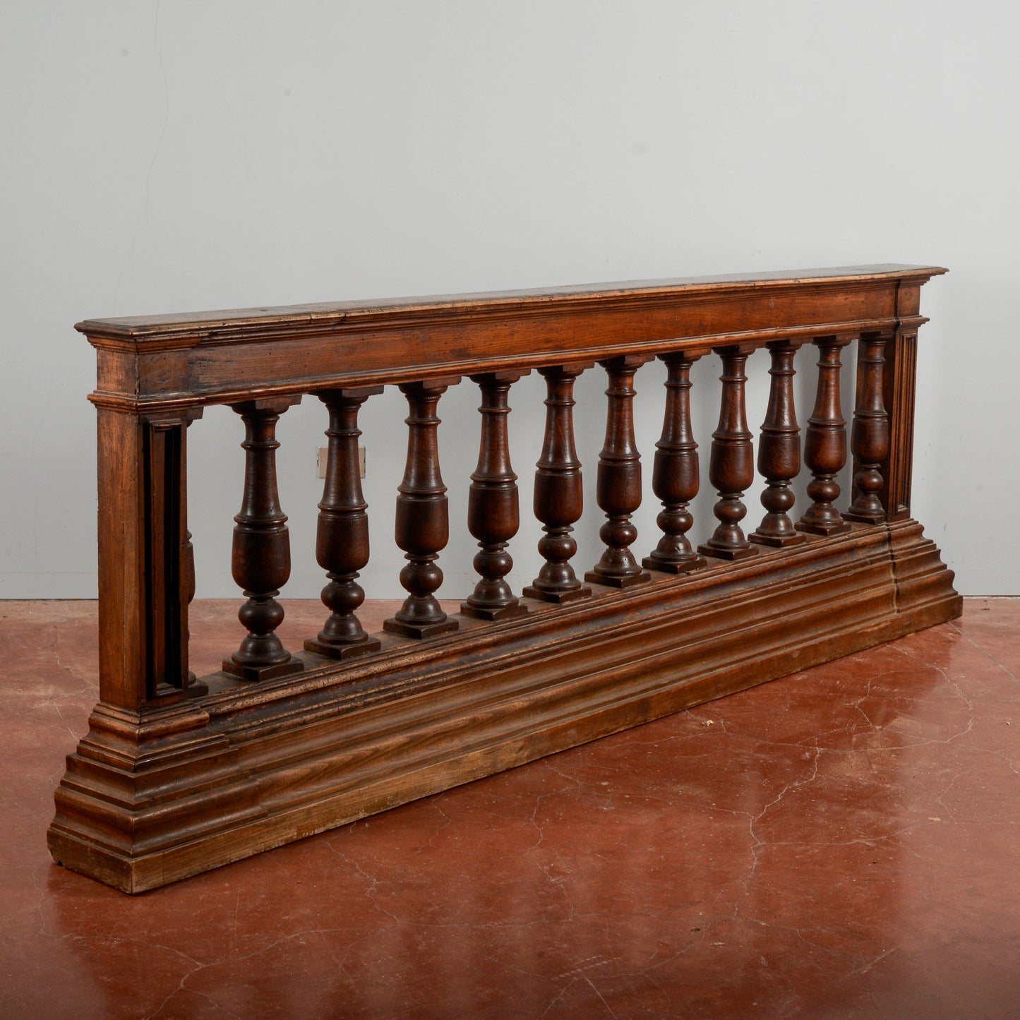 Balaustra in noce massello epoca fine 1700