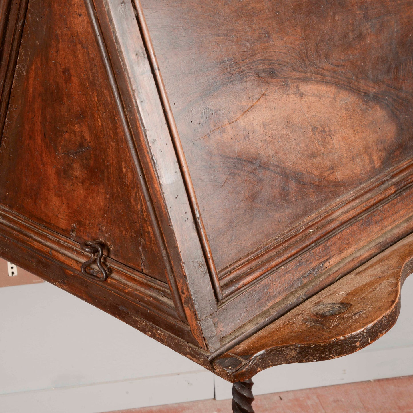 Leggio da coro epoca Luigi XIV con base ferro battuto